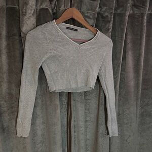 Brandy Melville Light Gray Ribbed Crop Top